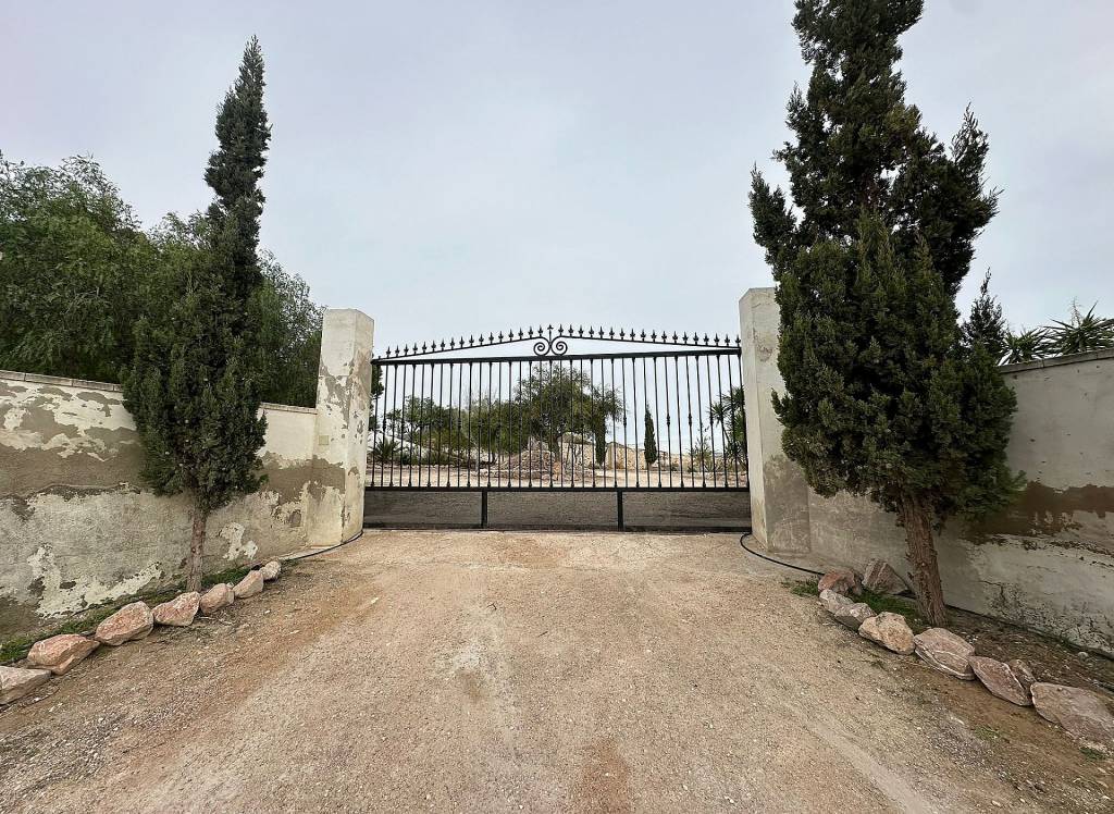 Resale - Country House - Novelda