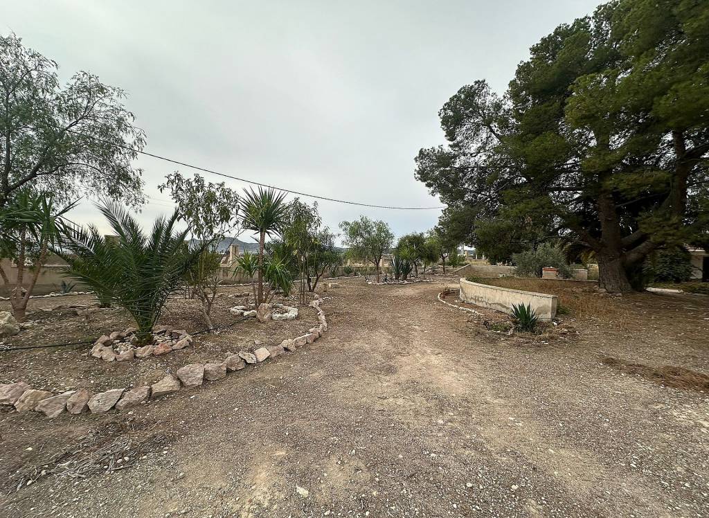 Resale - Country House - Novelda