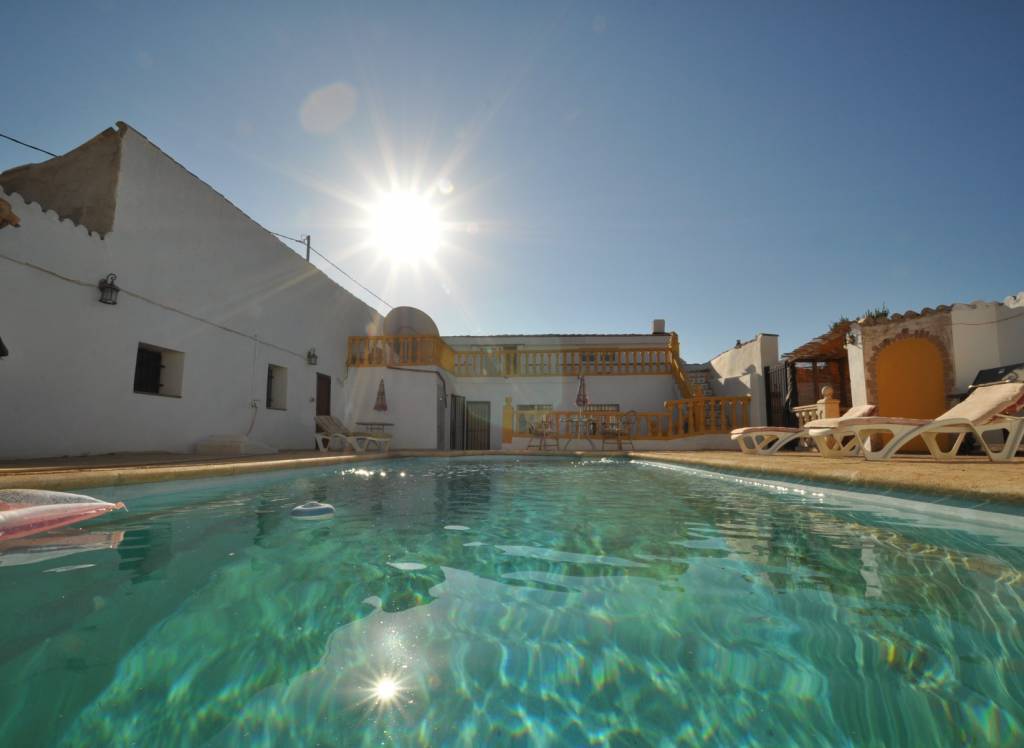 Resale - Country House - Pinoso - Edge of town