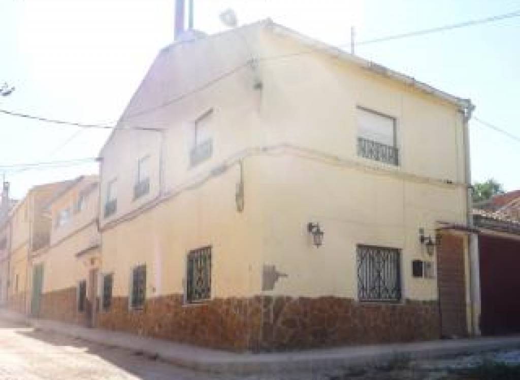 Resale - Country House - Pinoso - Urban location