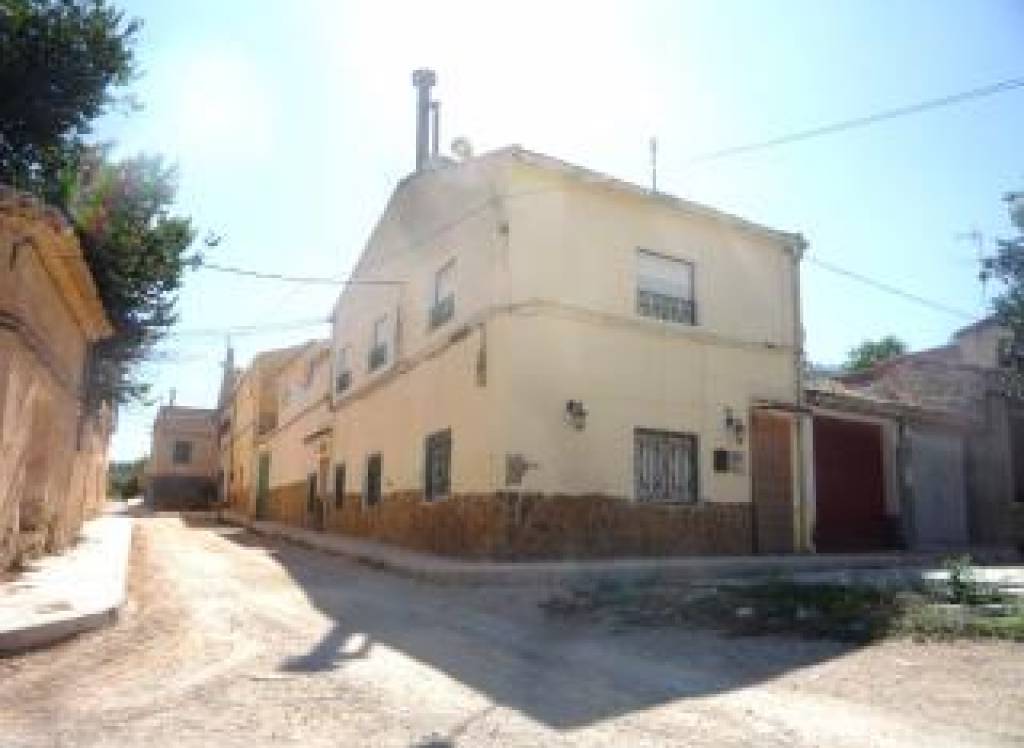 Resale - Country House - Pinoso - Urban location