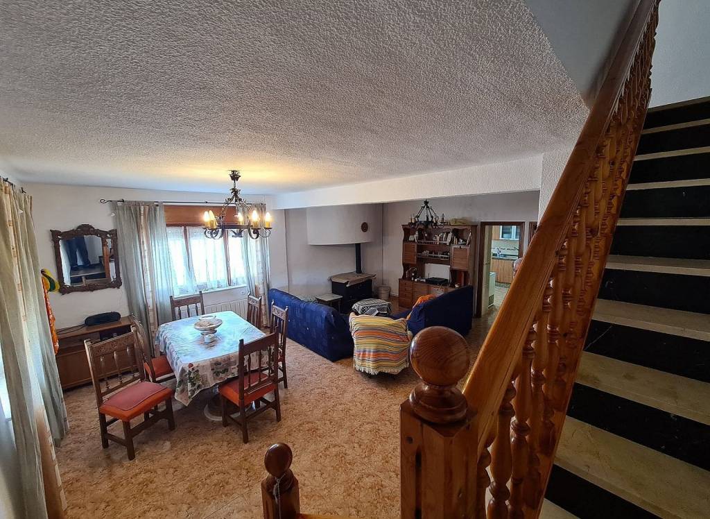 Resale - Country House - Sax