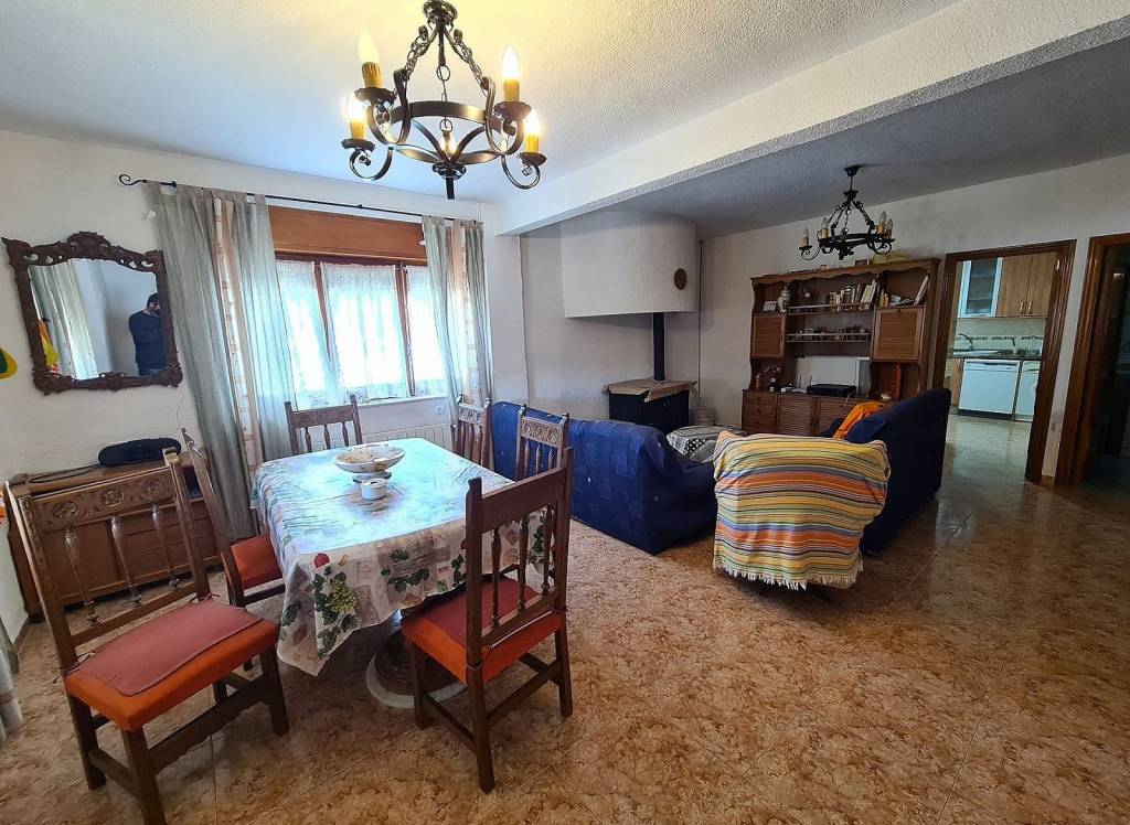 Resale - Country House - Sax