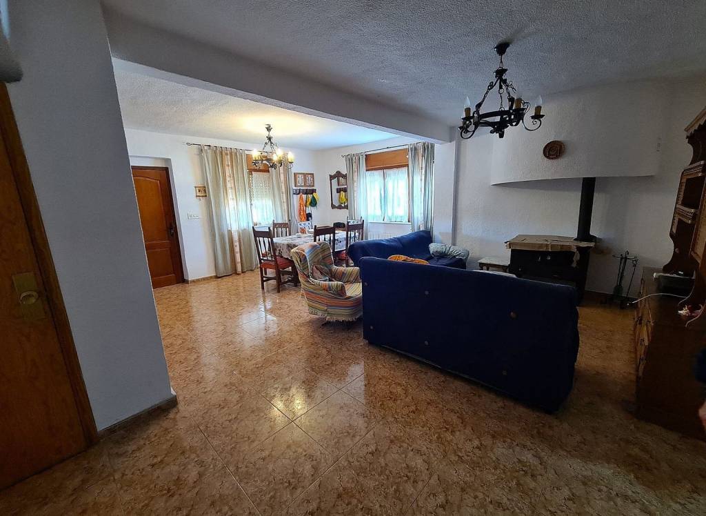 Resale - Country House - Sax