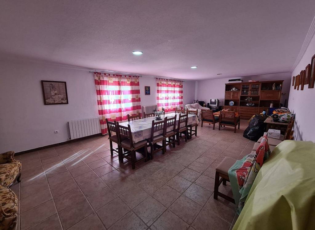 Resale - Country House - Sax