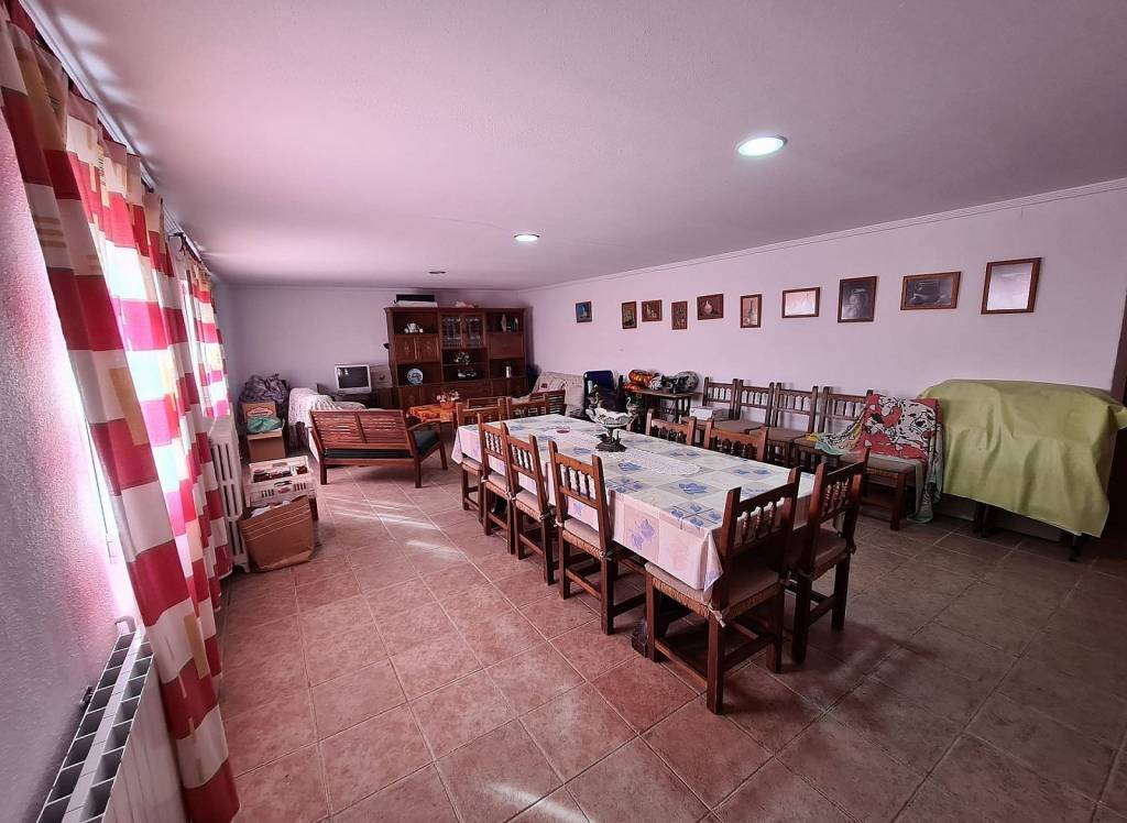 Resale - Country House - Sax