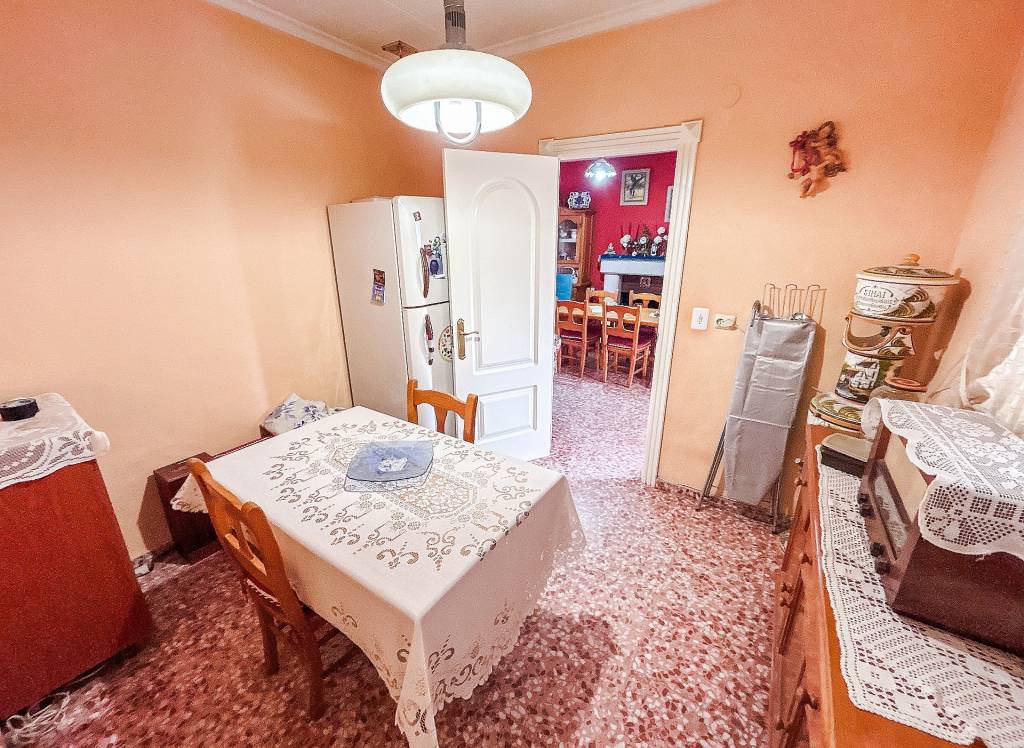 Resale - Country House - Sax