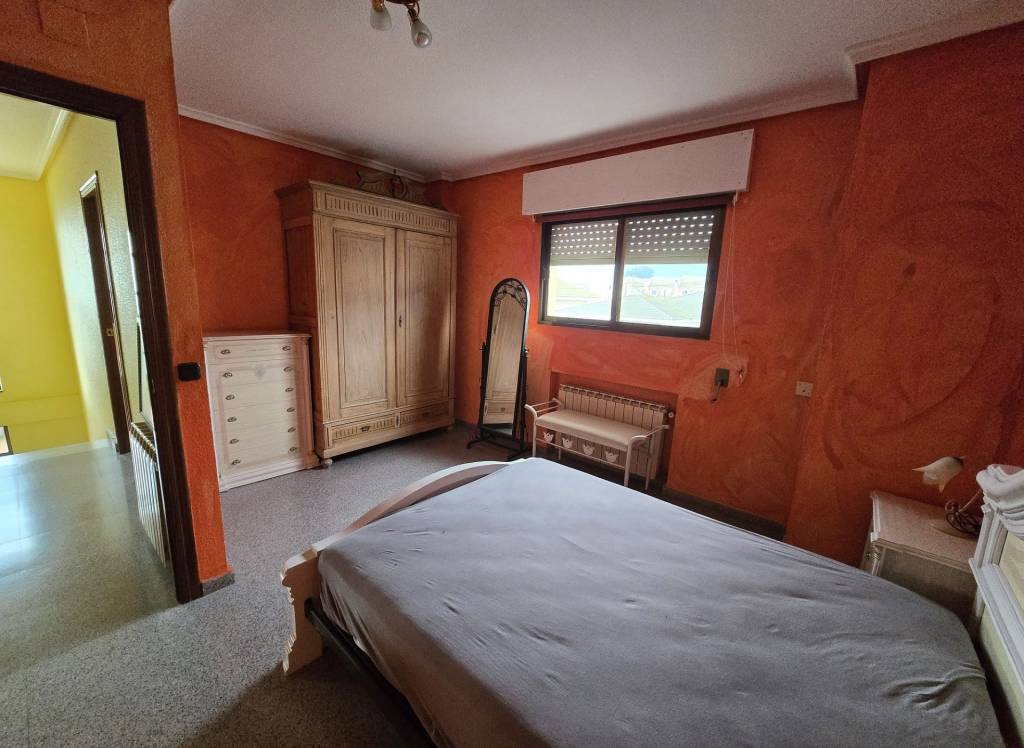 Resale - Detached Villa - Salinas