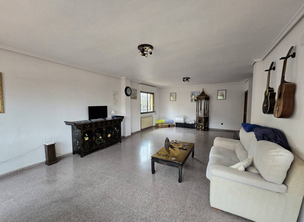 Resale - Detached Villa - Salinas