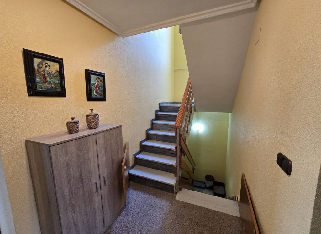 Resale - Detached Villa - Salinas