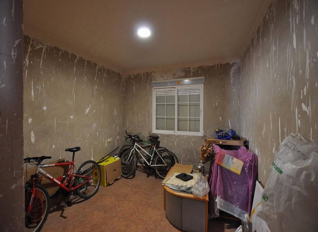 Resale - Detached Villa - Sax