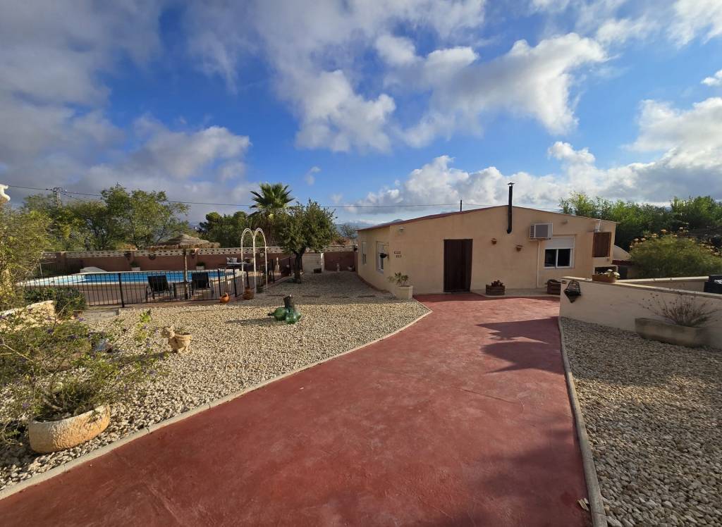 Resale - Detached Villa - Sax