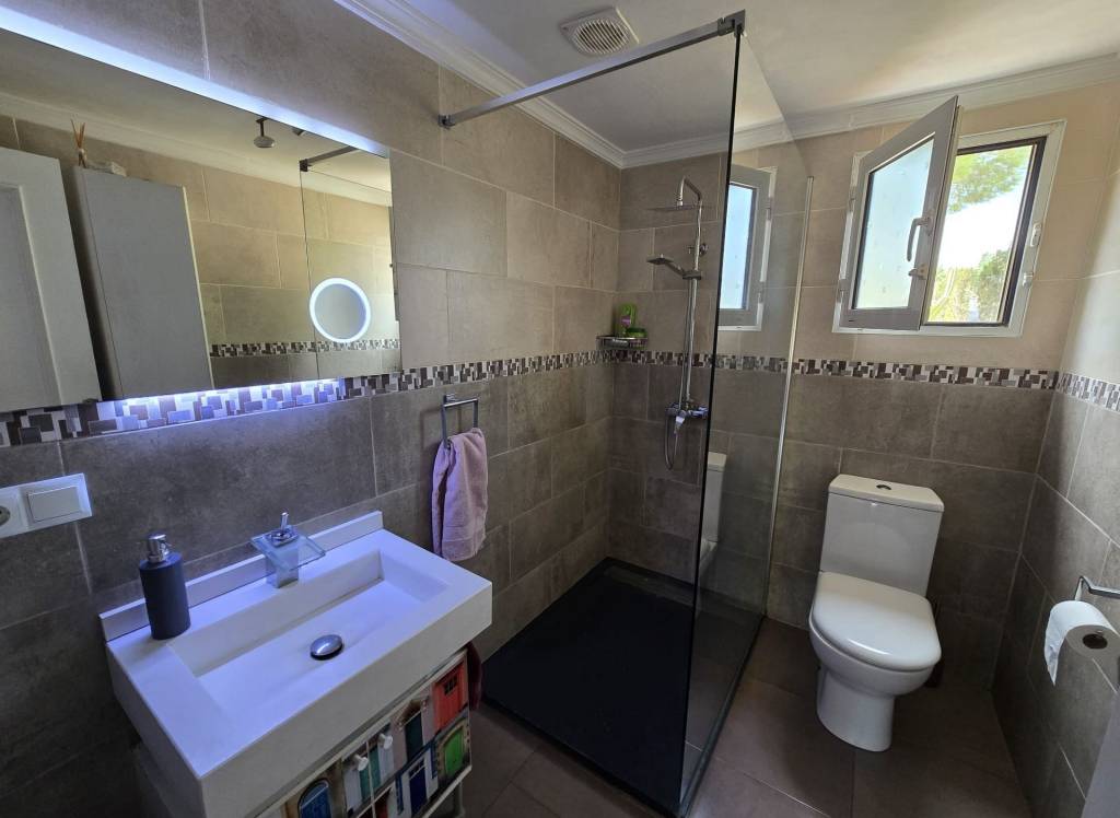 Resale - Detached Villa - Sax