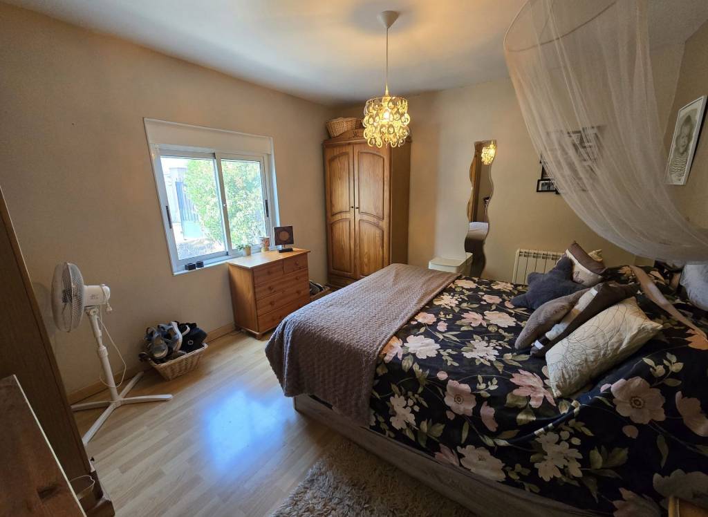 Resale - Detached Villa - Sax