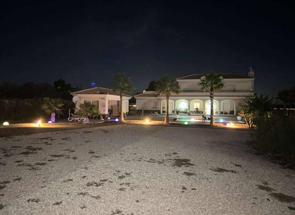 Resale - Detached Villa - Sax