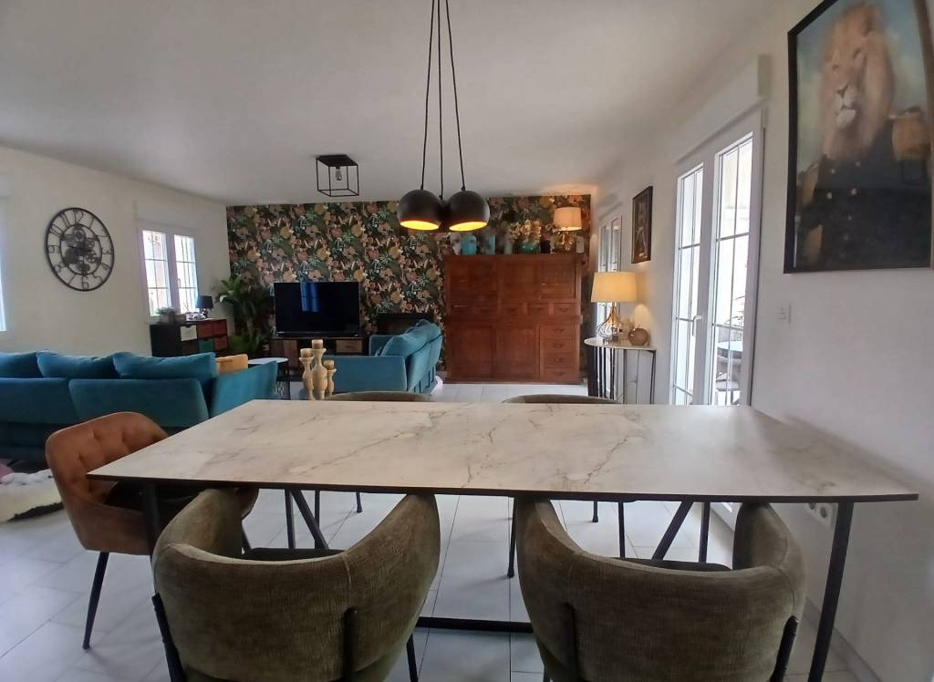 Resale - Detached Villa - Sax