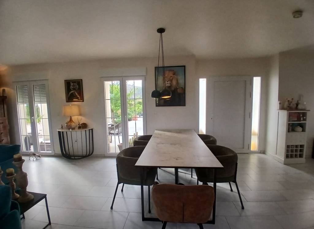 Resale - Detached Villa - Sax