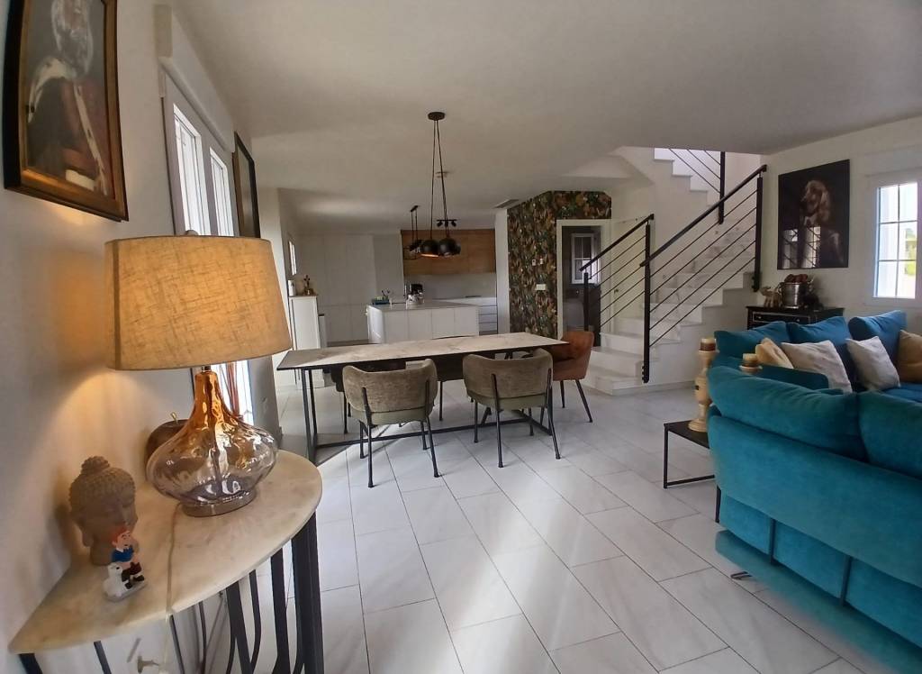 Resale - Detached Villa - Sax