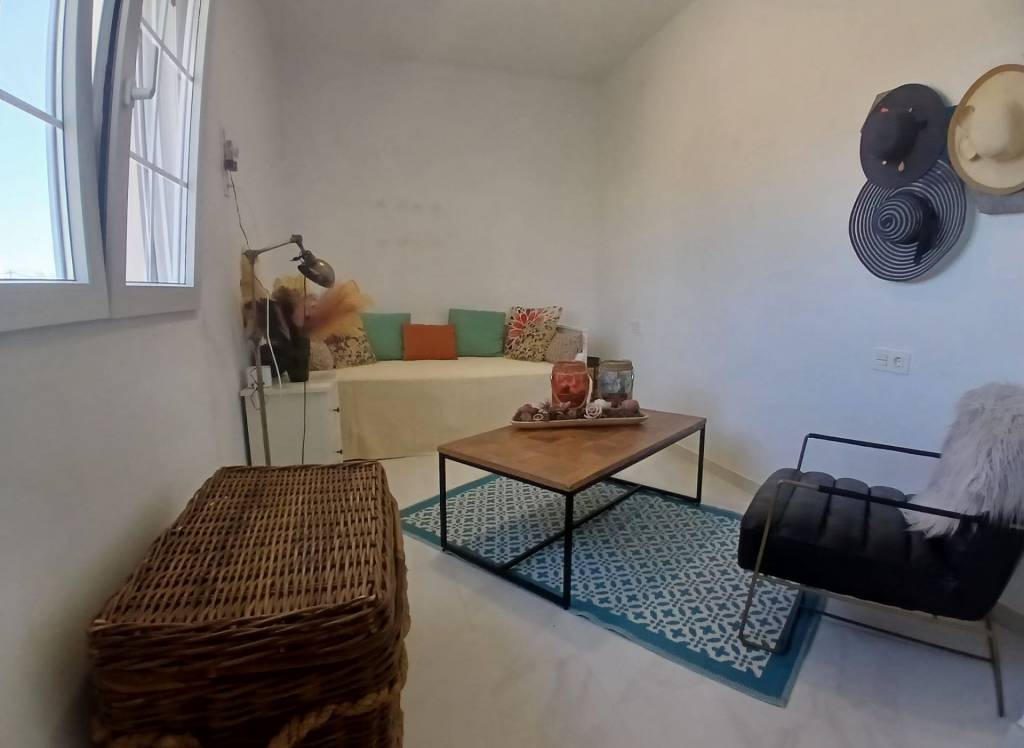 Resale - Detached Villa - Sax