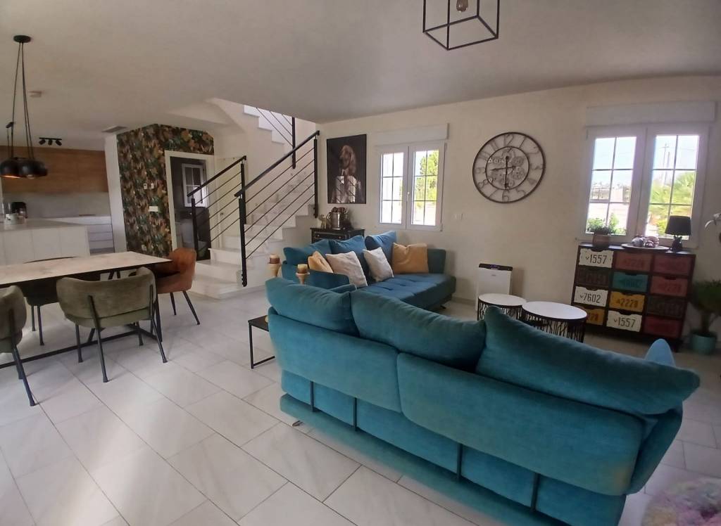 Resale - Detached Villa - Sax