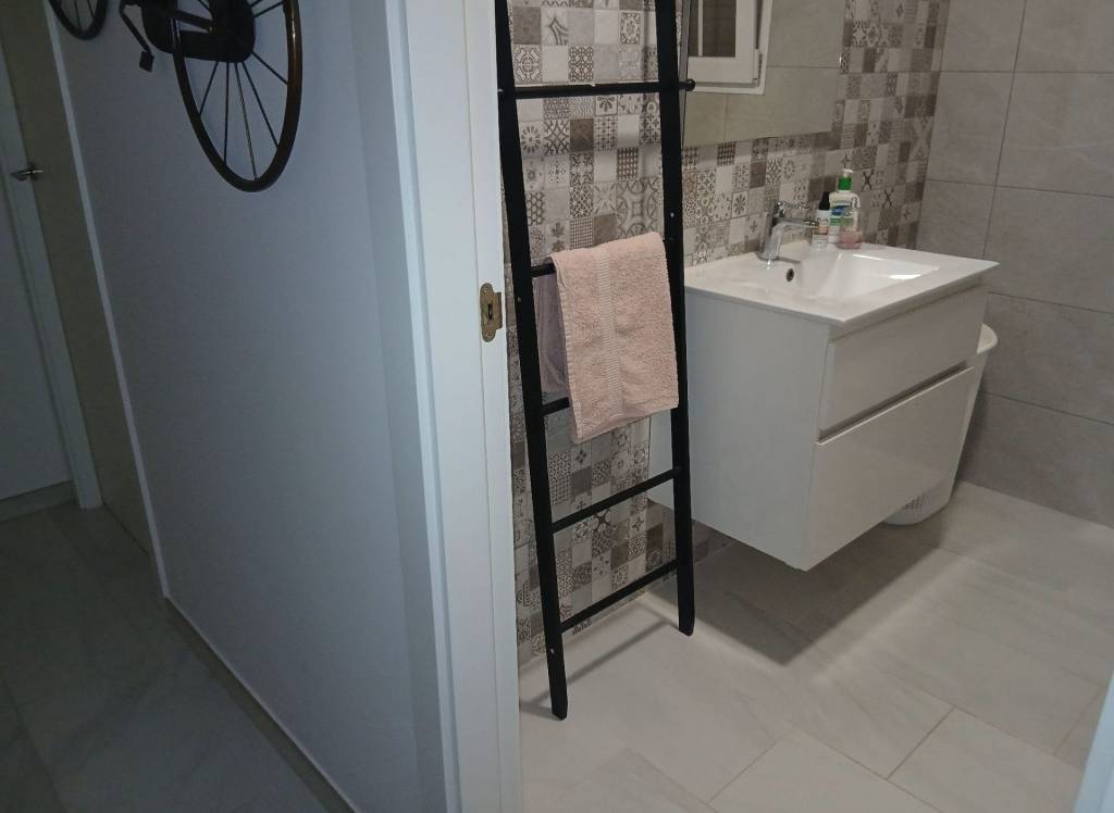 Resale - Detached Villa - Sax