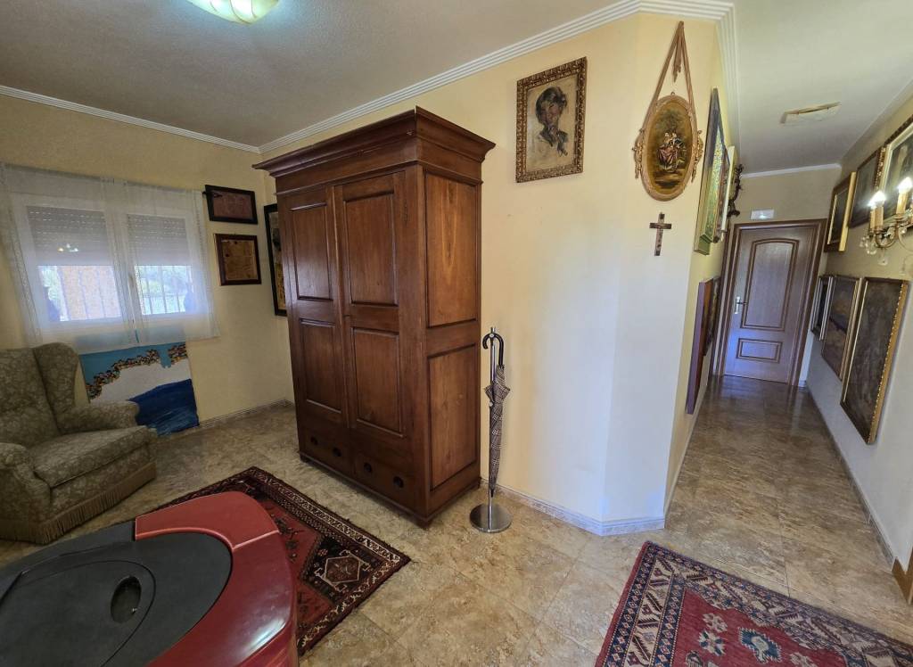 Resale - Detached Villa - Sax