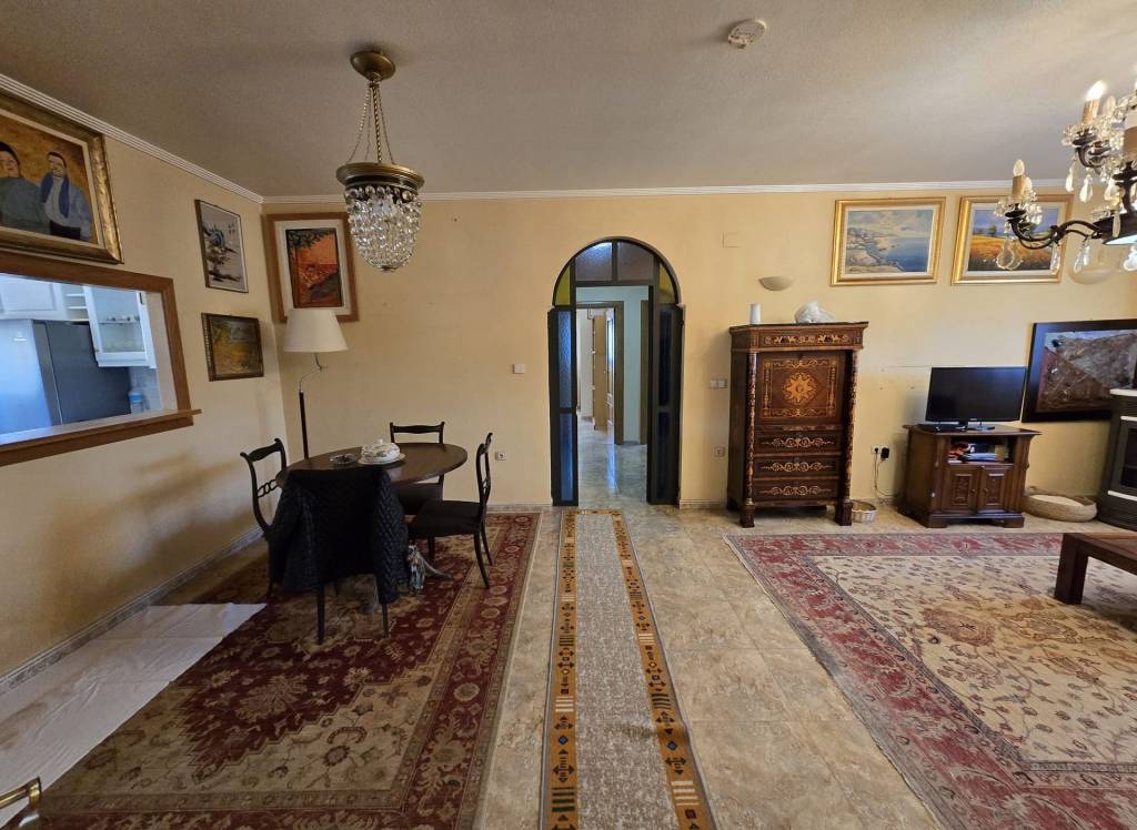Resale - Detached Villa - Sax
