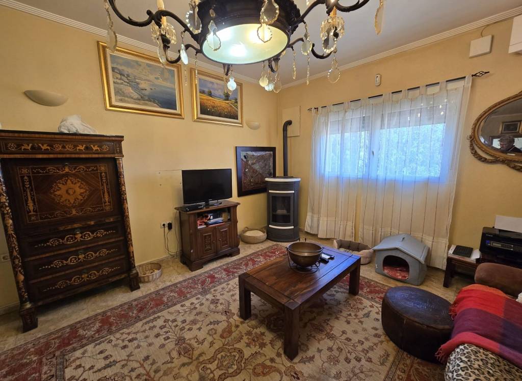 Resale - Detached Villa - Sax