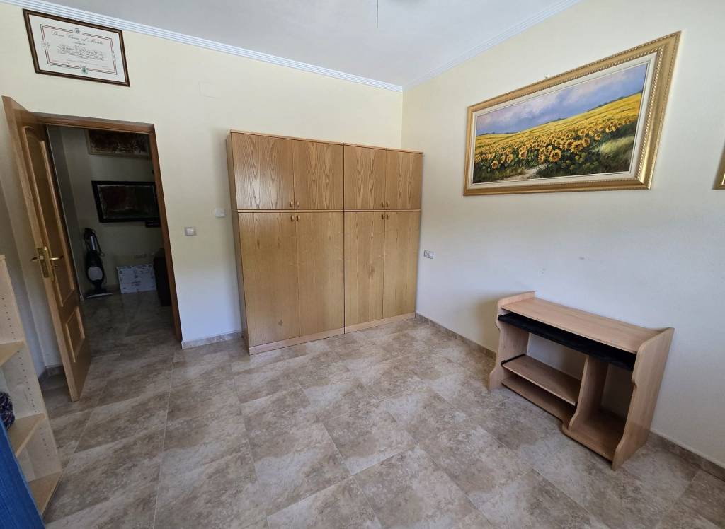 Resale - Detached Villa - Sax