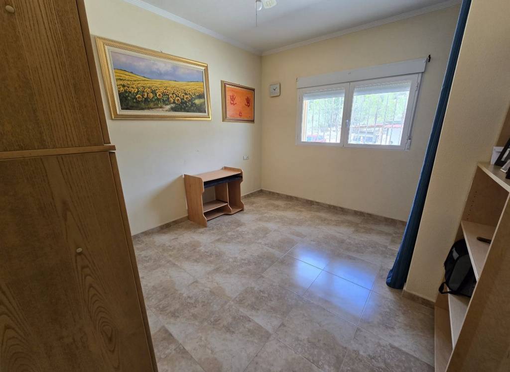 Resale - Detached Villa - Sax