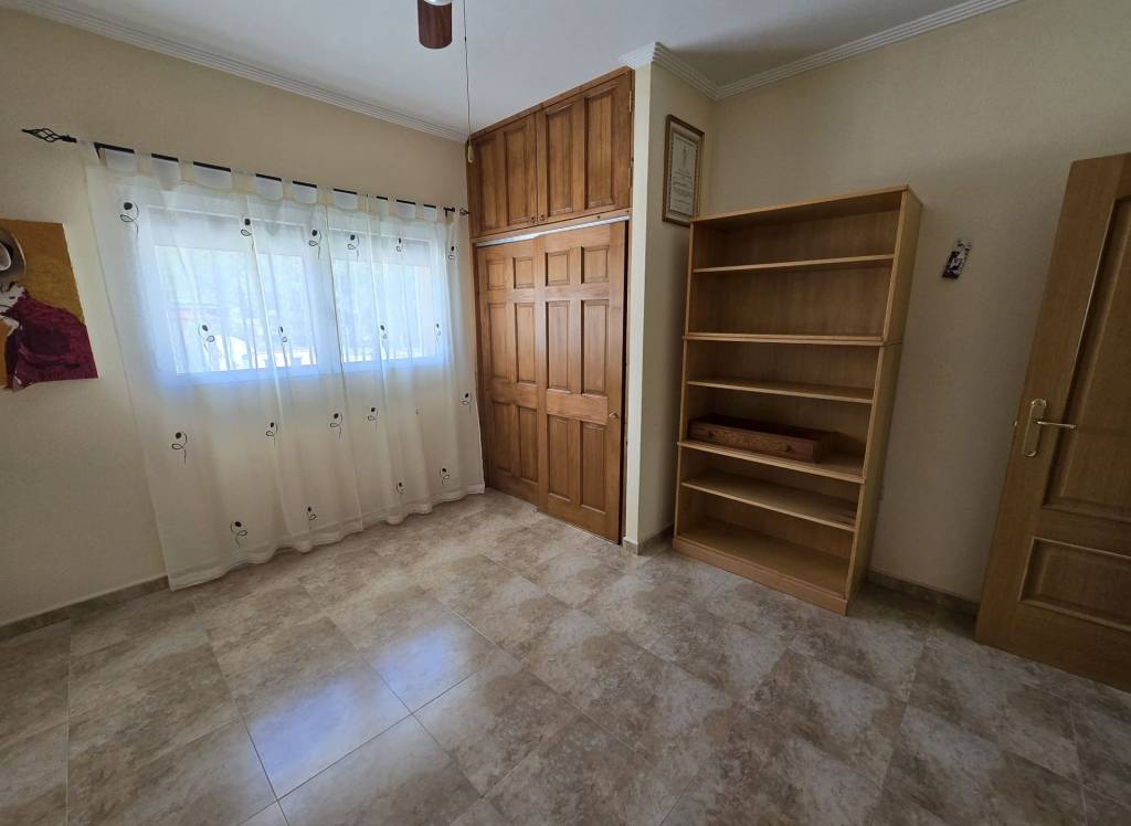 Resale - Detached Villa - Sax
