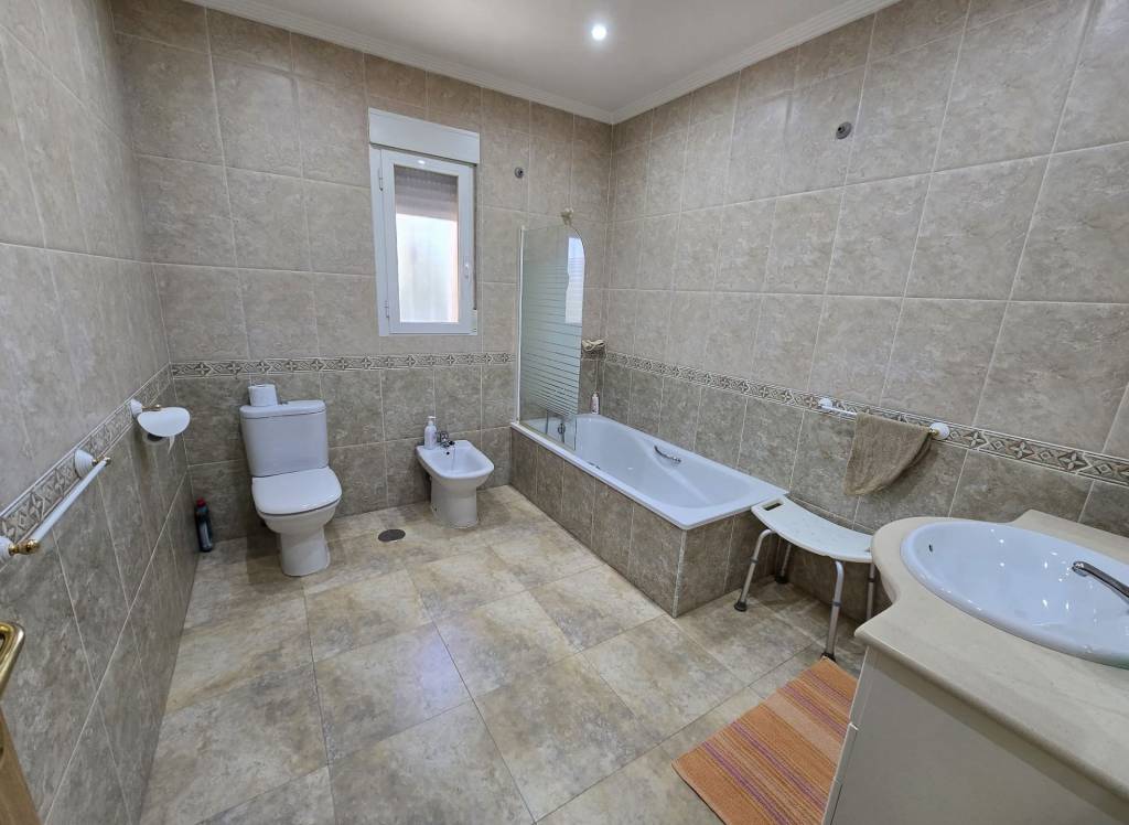 Resale - Detached Villa - Sax