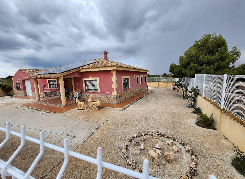 Resale - Detached Villa - Umbria La Zarza