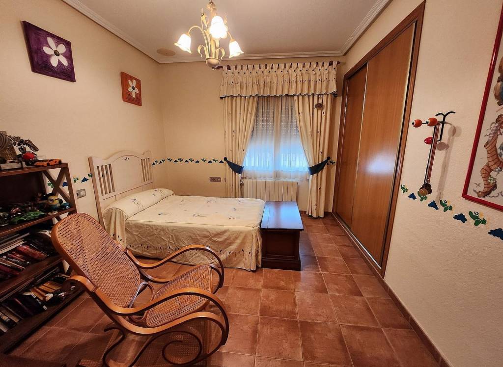 Resale - Detached Villa - Umbria La Zarza