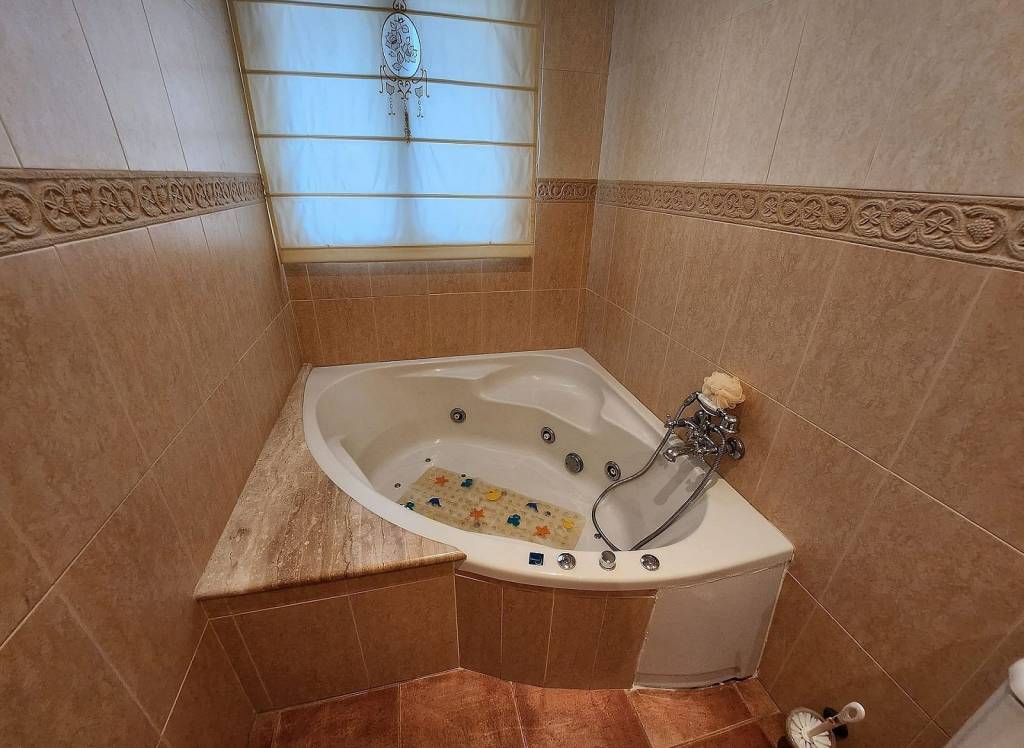 Resale - Detached Villa - Umbria La Zarza