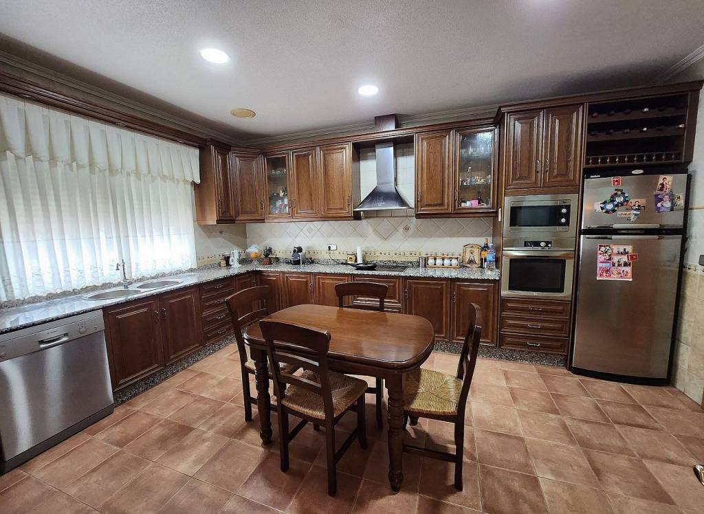 Resale - Detached Villa - Umbria La Zarza