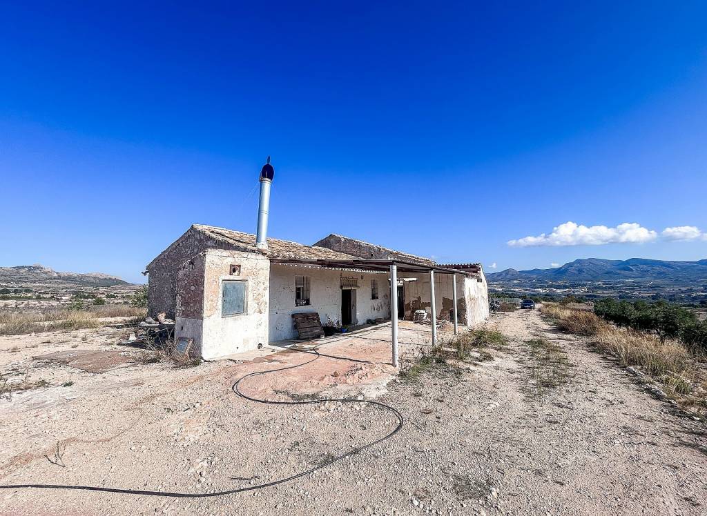 Resale - Finca - Elda