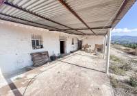 Resale - Finca - Elda