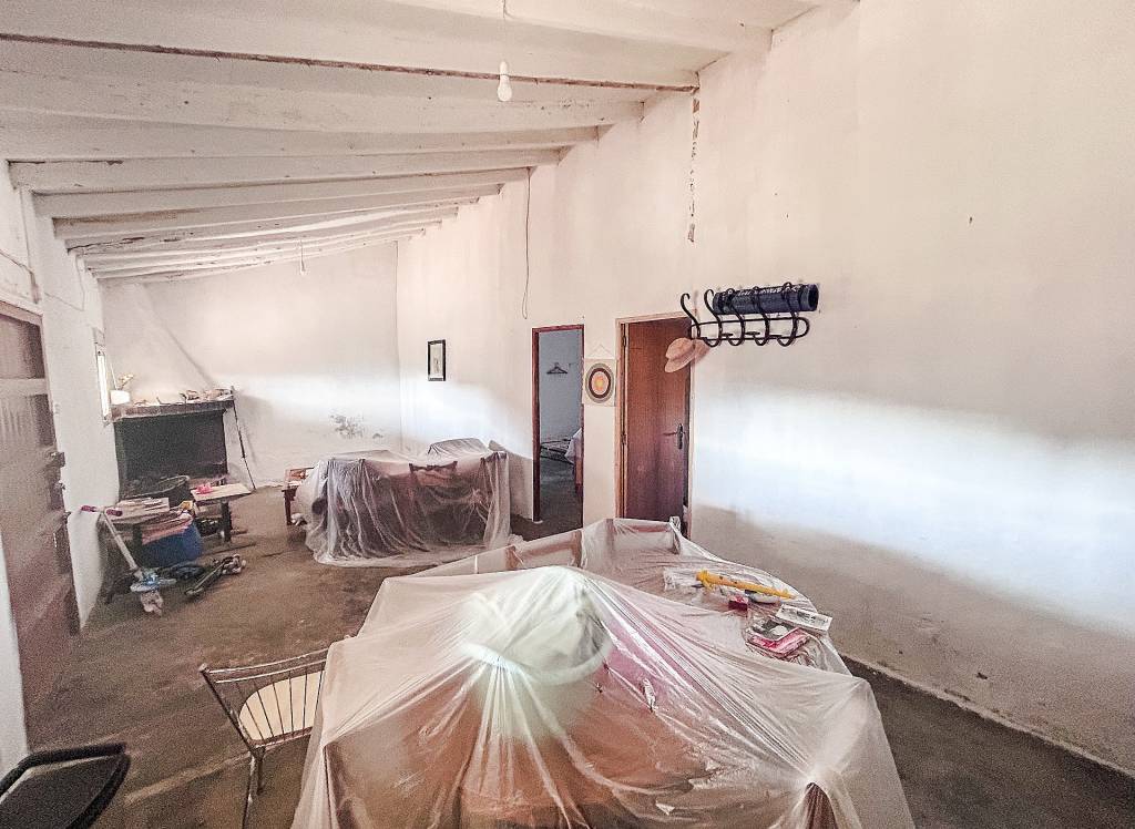 Resale - Finca - Elda