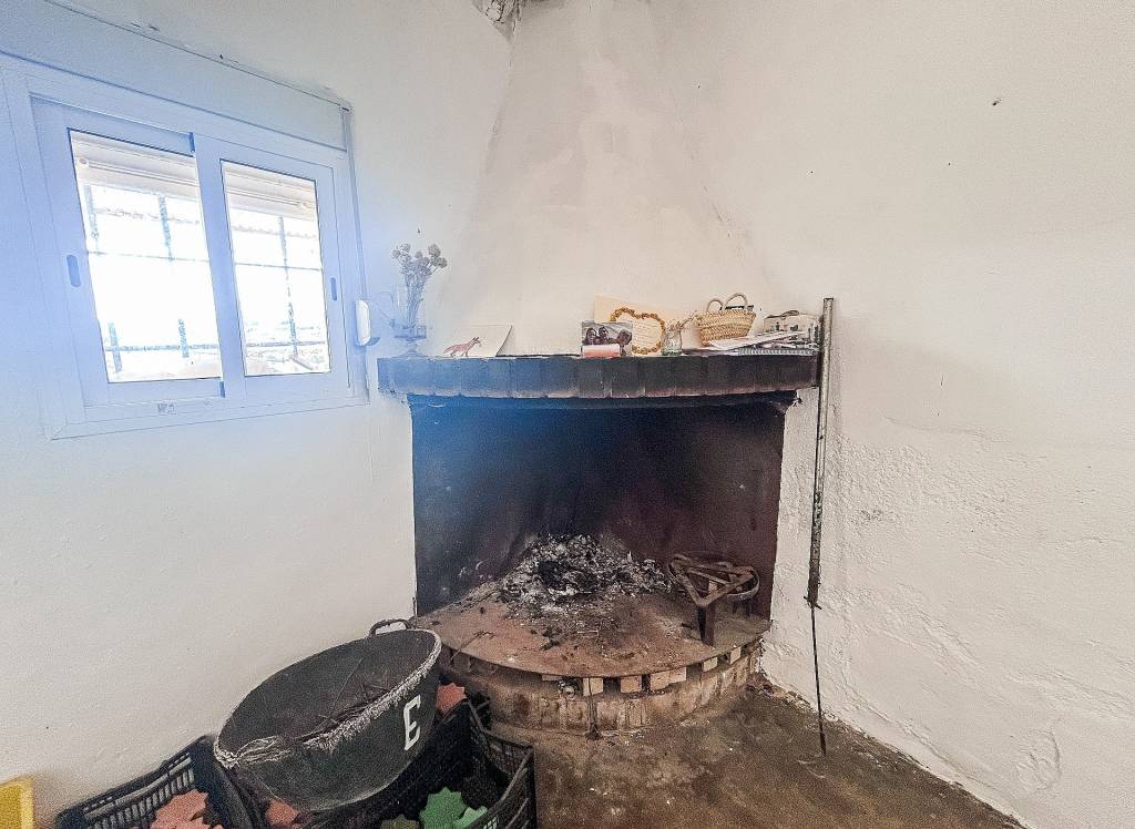 Resale - Finca - Elda