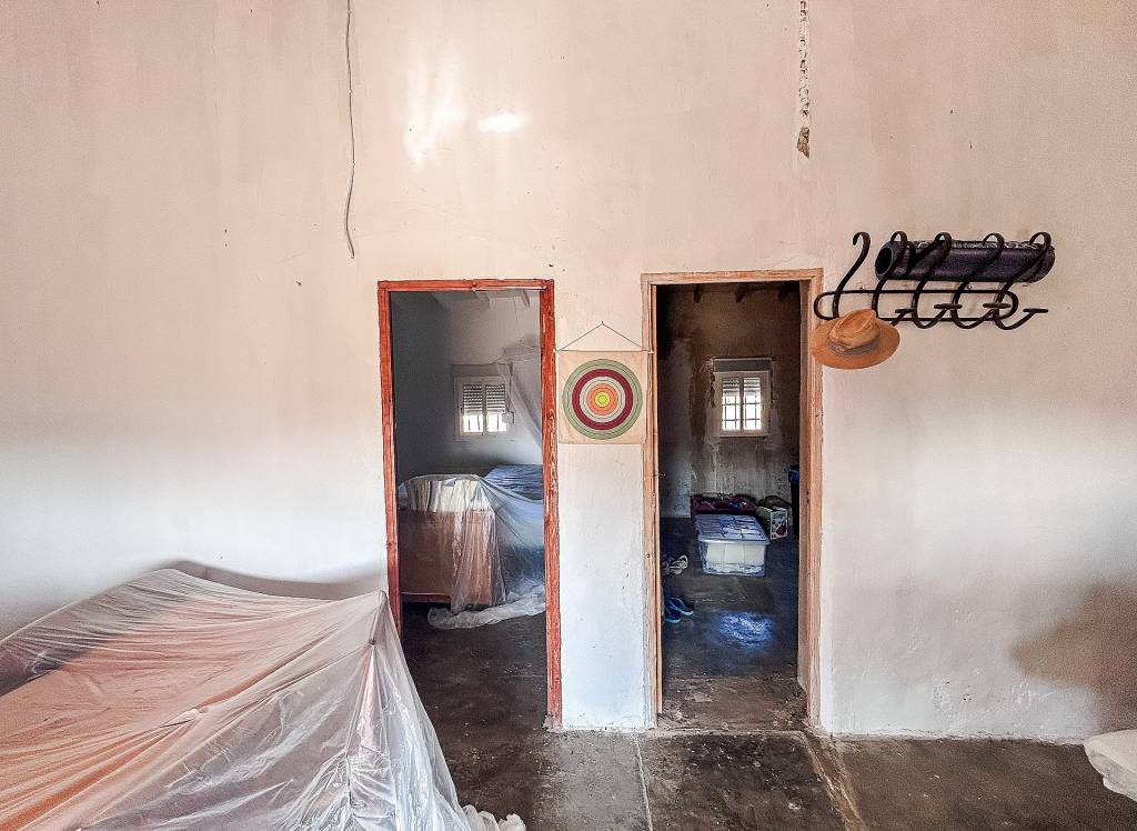 Resale - Finca - Elda