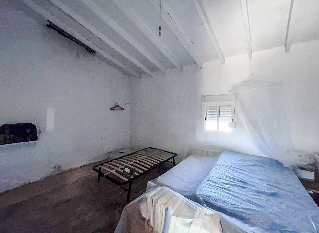 Resale - Finca - Elda