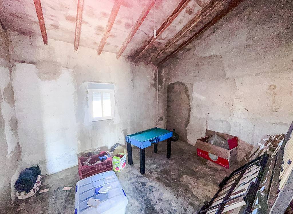 Resale - Finca - Elda