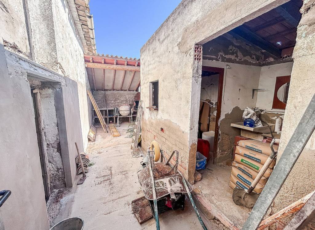 Resale - Finca - Elda