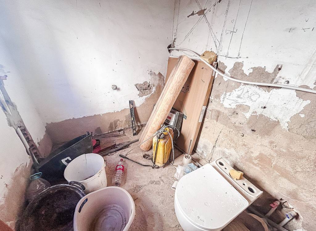 Resale - Finca - Elda