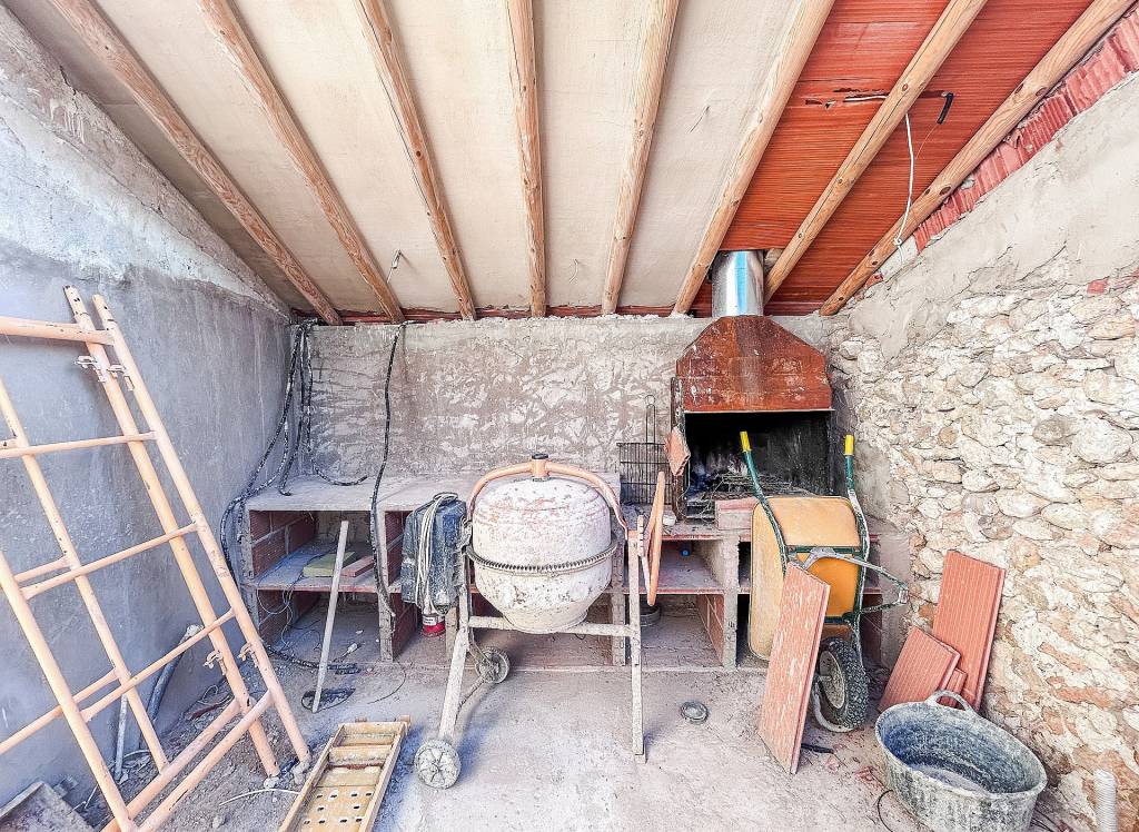 Resale - Finca - Elda