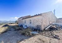 Resale - Finca - Elda