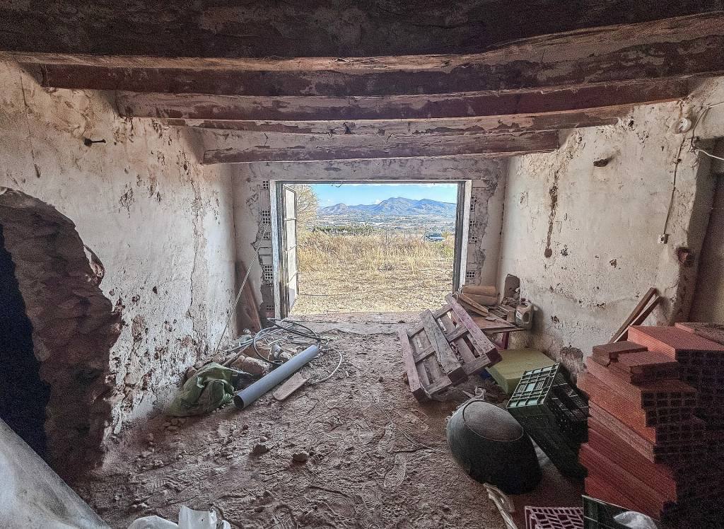 Resale - Finca - Elda