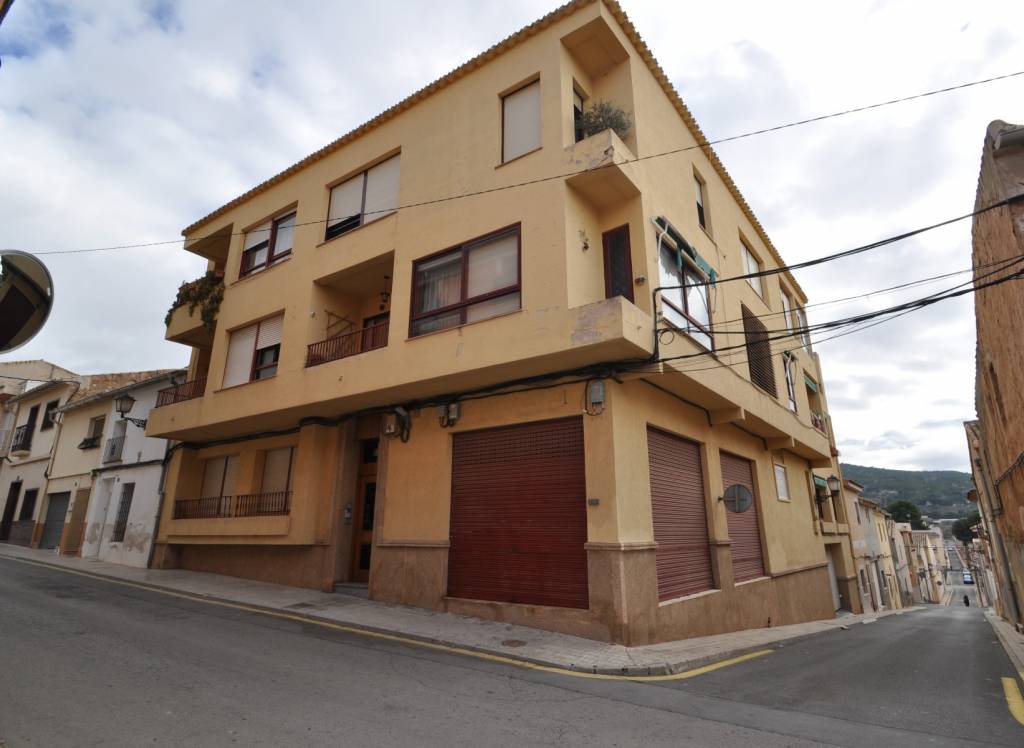 Resale - Garage - Pinoso - Urban location