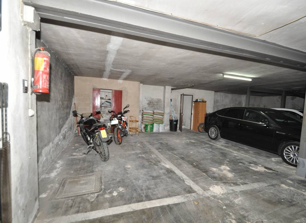 Resale - Garage - Pinoso - Urban location